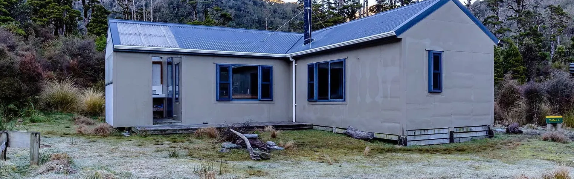Cedar Flat Hut.WTC.Michal Klajban