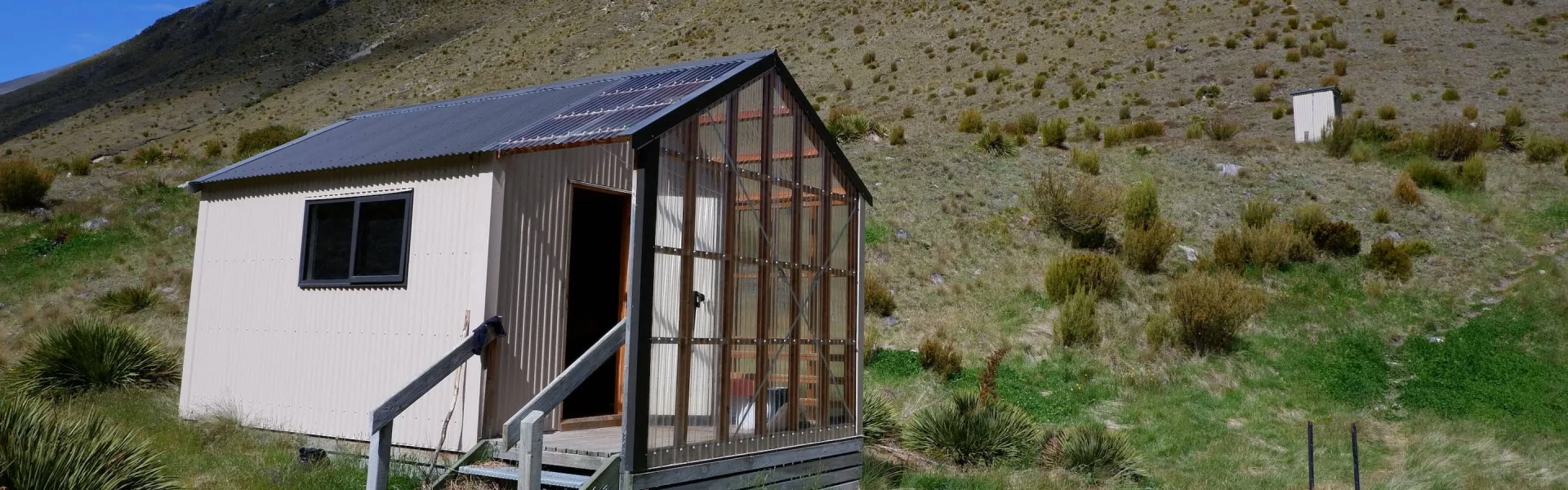 Top Timaru Hut.OTA.Ambrose Ledbrook